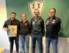 Miguel Castro og Helene Halland fra Skattkammeret. Trond Vegard Seivåg og Kjell Nilsen fra Innstranda idrettslag.